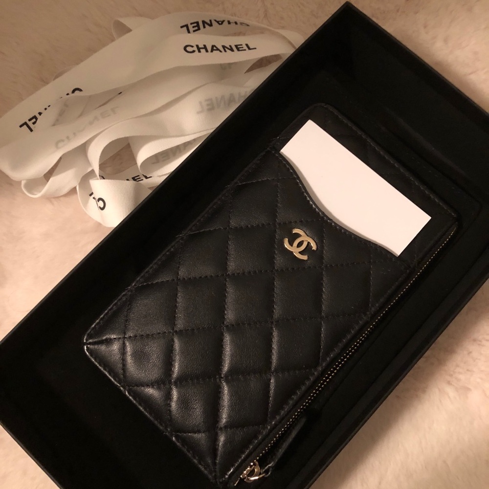 Authentic Lambskin Chanel flat wallet LGHW - Picture 4 of 7